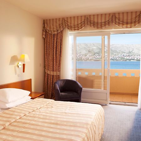 Family Hotel Pagus Đảo Pag Ngoại thất bức ảnh