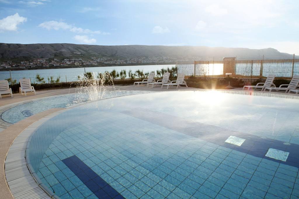 Family Hotel Pagus Đảo Pag Ngoại thất bức ảnh