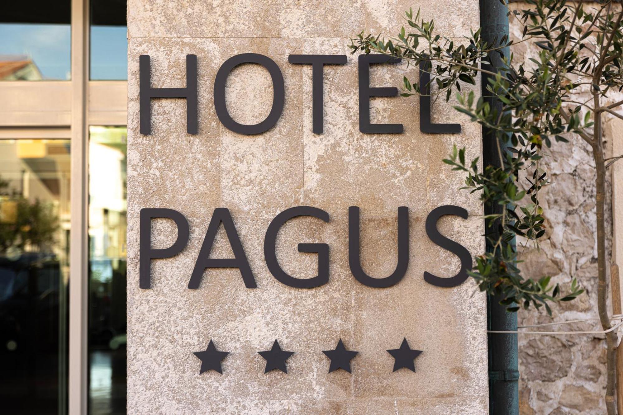 Family Hotel Pagus Đảo Pag Ngoại thất bức ảnh