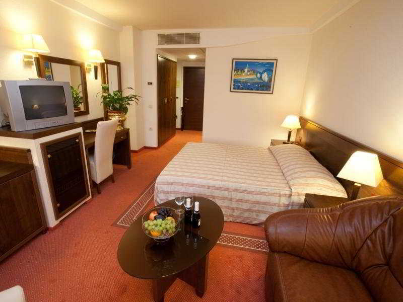 Family Hotel Pagus Đảo Pag Ngoại thất bức ảnh