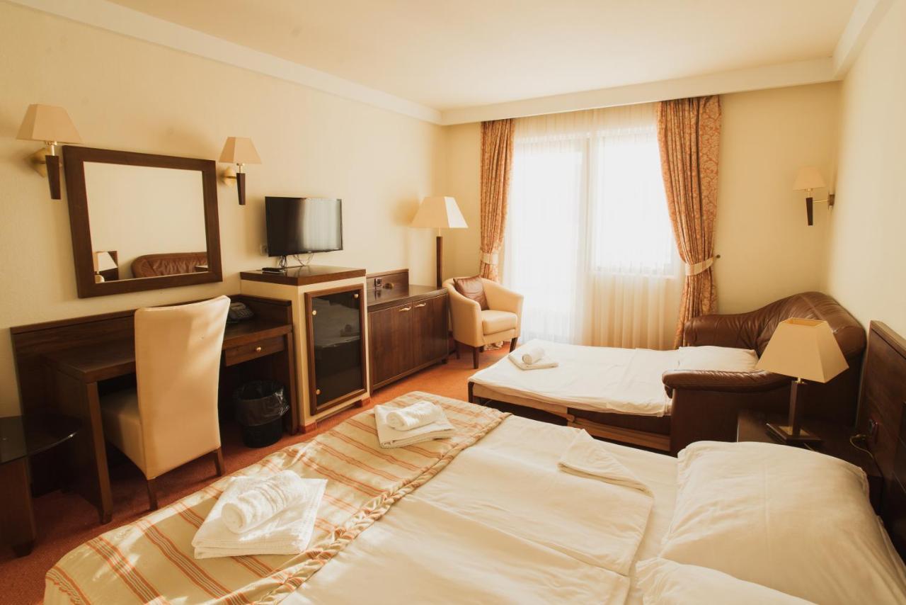 Family Hotel Pagus Đảo Pag Ngoại thất bức ảnh