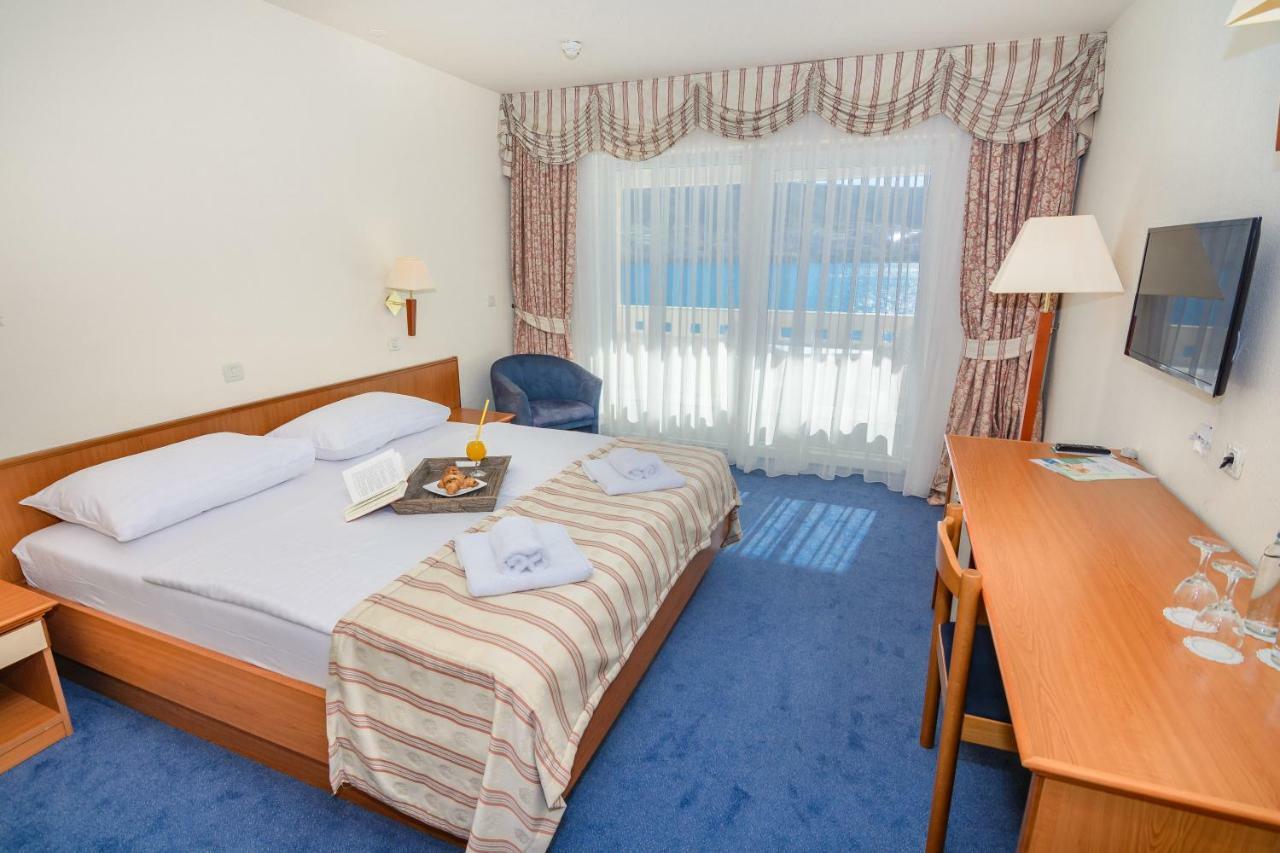 Family Hotel Pagus Đảo Pag Ngoại thất bức ảnh