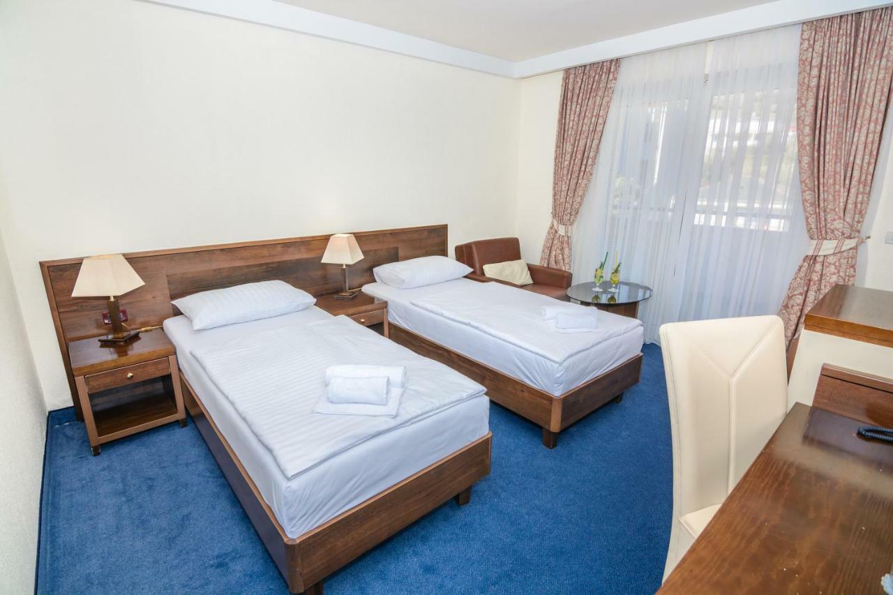 Family Hotel Pagus Đảo Pag Ngoại thất bức ảnh