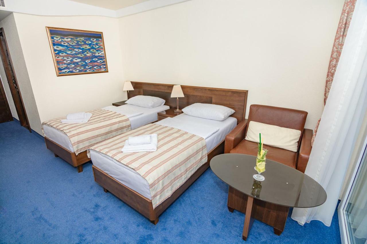 Family Hotel Pagus Đảo Pag Ngoại thất bức ảnh